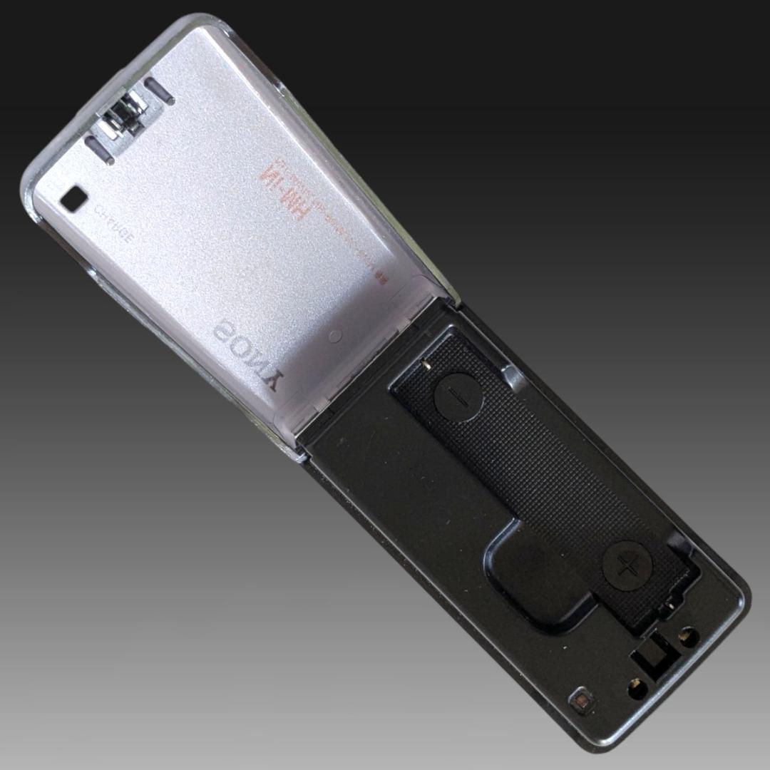 【稼働品】ソニーMDウォークマン2台 充電器・充電池付 カセット多数付 SONY