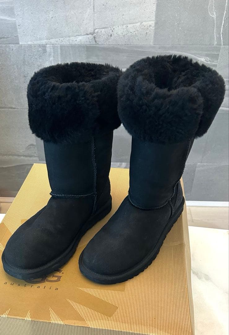 マキ⭐︎　UGG ブラック クラシックトールムートンブーツ　サイズ6