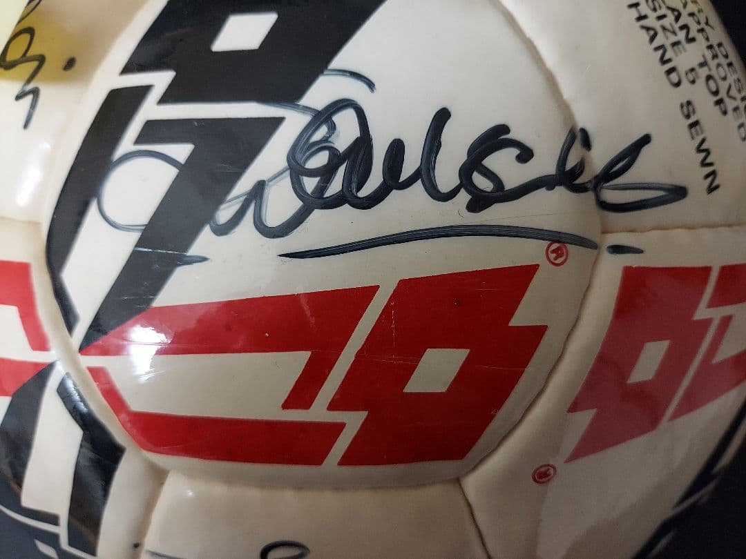 ★プレミアムボール『ACミラン/直筆寄書サインボール/約18人』コレクター保管品