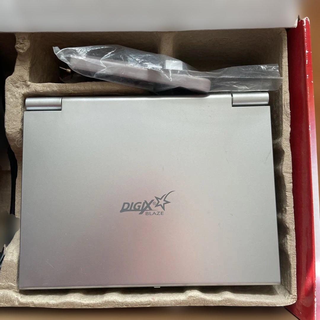 DVD再生機 ほぼ新品まんま 充電ケーブル無し