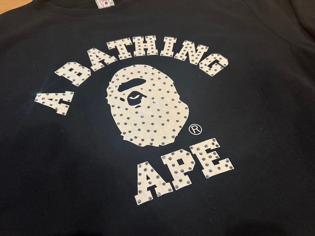 A BATHING APE スワロフスキー カレッジロゴ スウェット BLACK