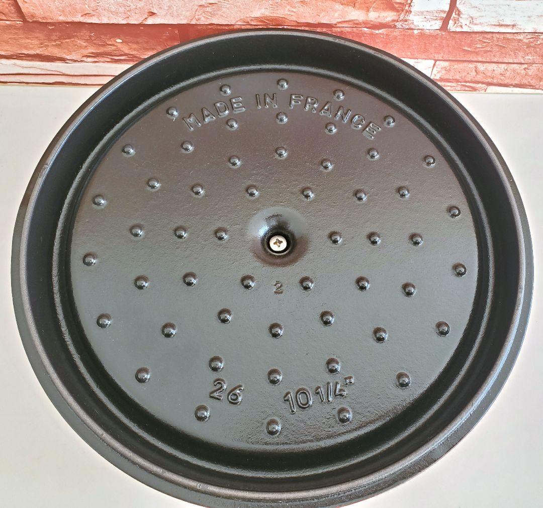 【希少品/週末価格】staub シャローラウンドココット26cm チェリー