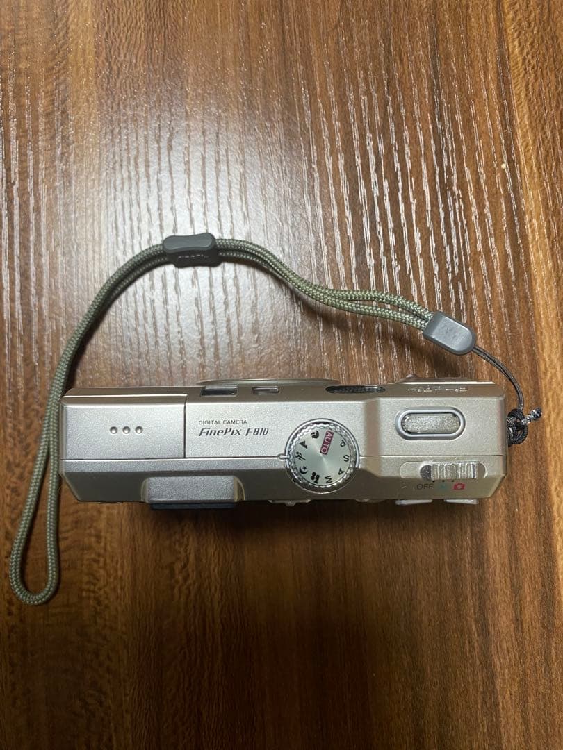 ※付属品付 FUJIFILM FinePix F810 コンパクトデジタルカメラ