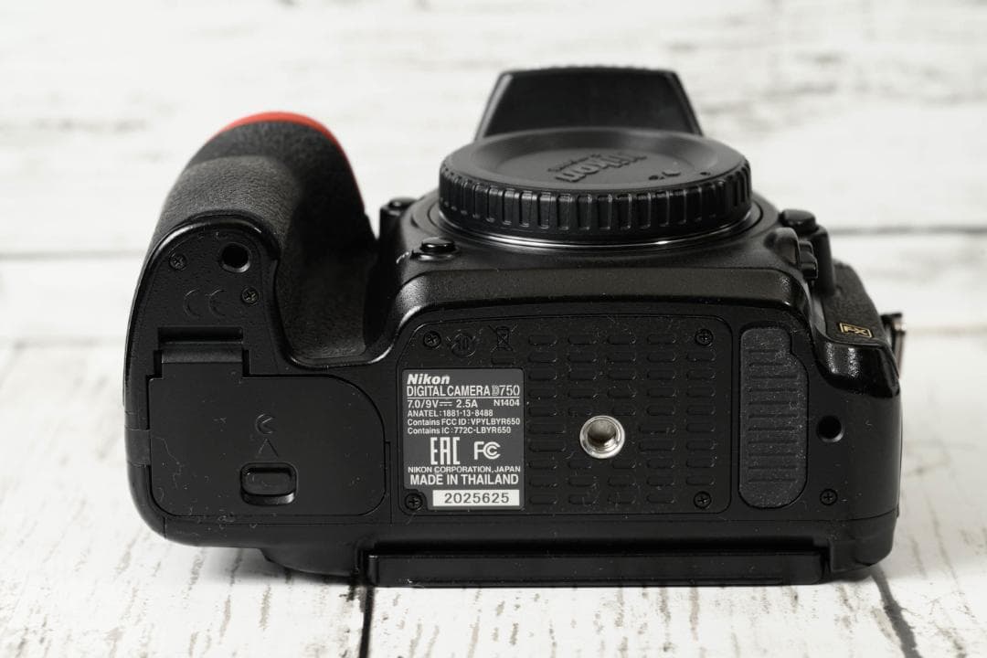 デジタルカメラ Nikon D750