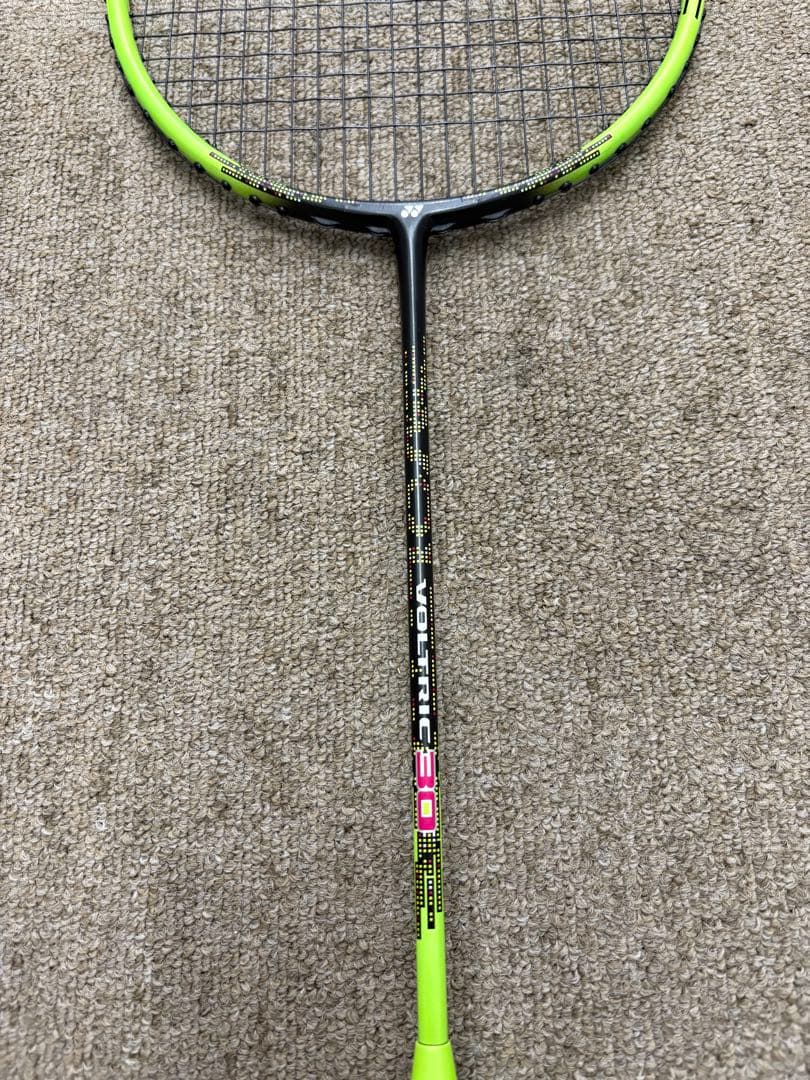 美品 YONEX VOLTRIC 30 バドミントンラケット 廃盤品 2本セット