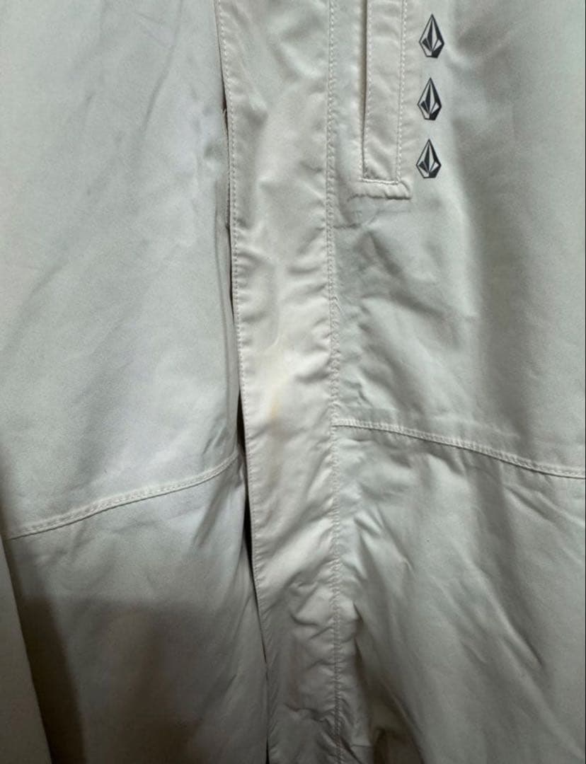 定価9万円『GORE-TEX』スノーボードウェア上のみVOLCOM 白&黒