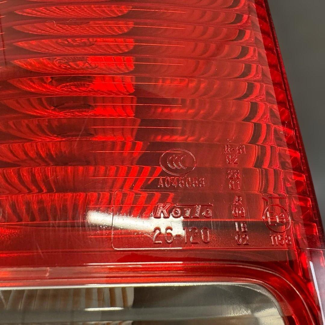 ハイエース 純正テールランプ 左右セット koito 26-120