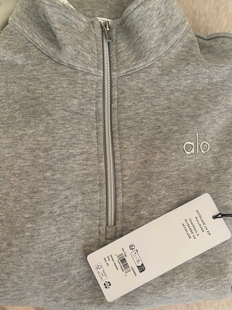 未使用　Alo グレー 1/4ジップ スウェット