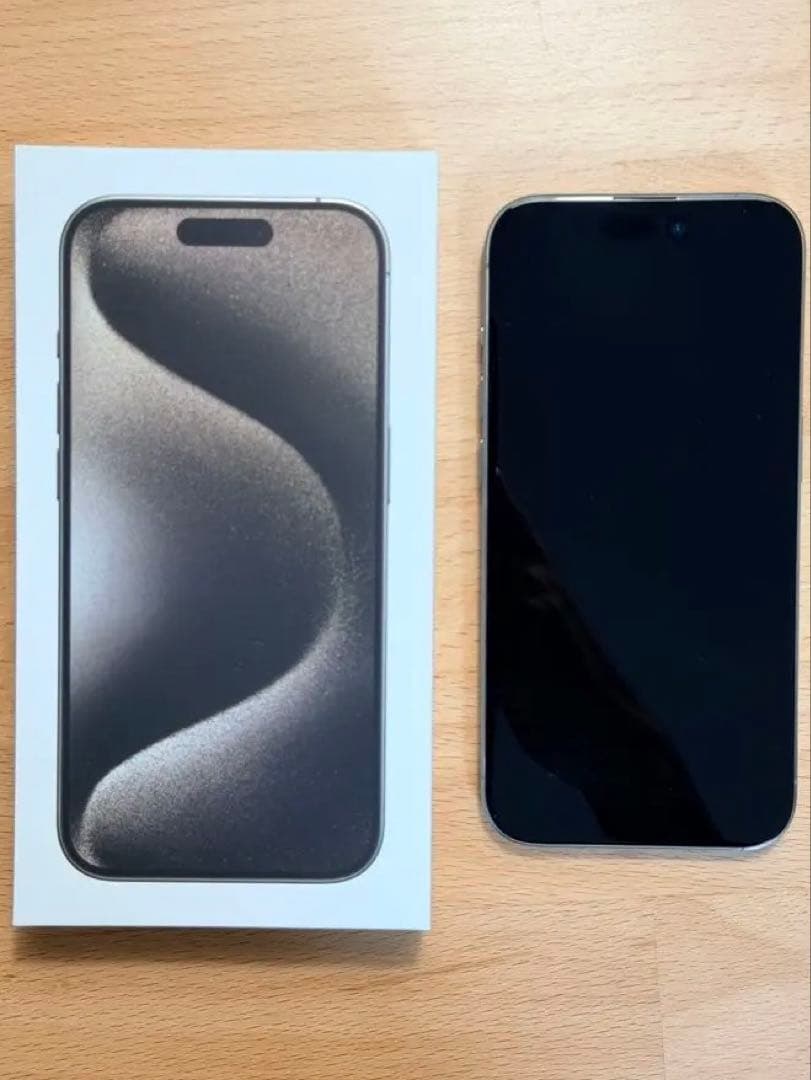 あかね　iPhone 15 pro 256GB SIMフリー