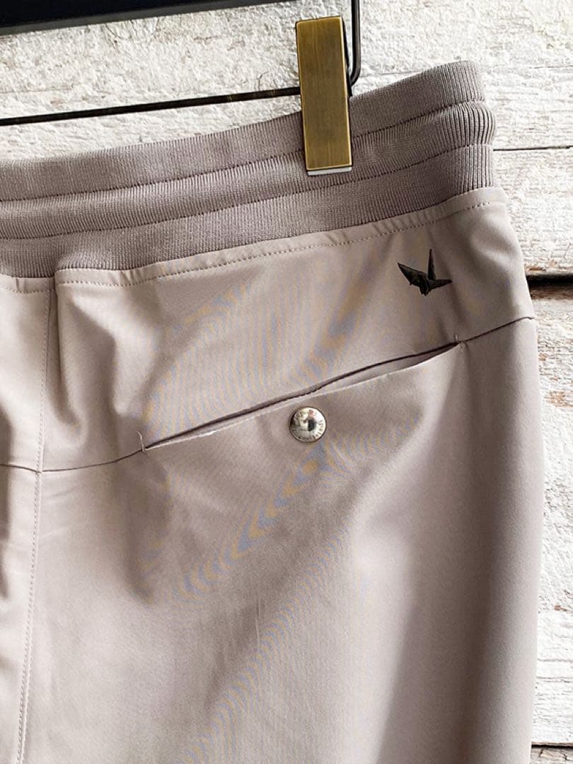 1PIU1UGUALE3 グレー ナイロンジャケット