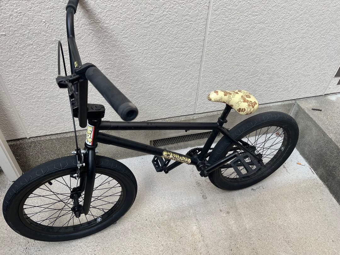 BMXバイク ブラック迷彩サドル