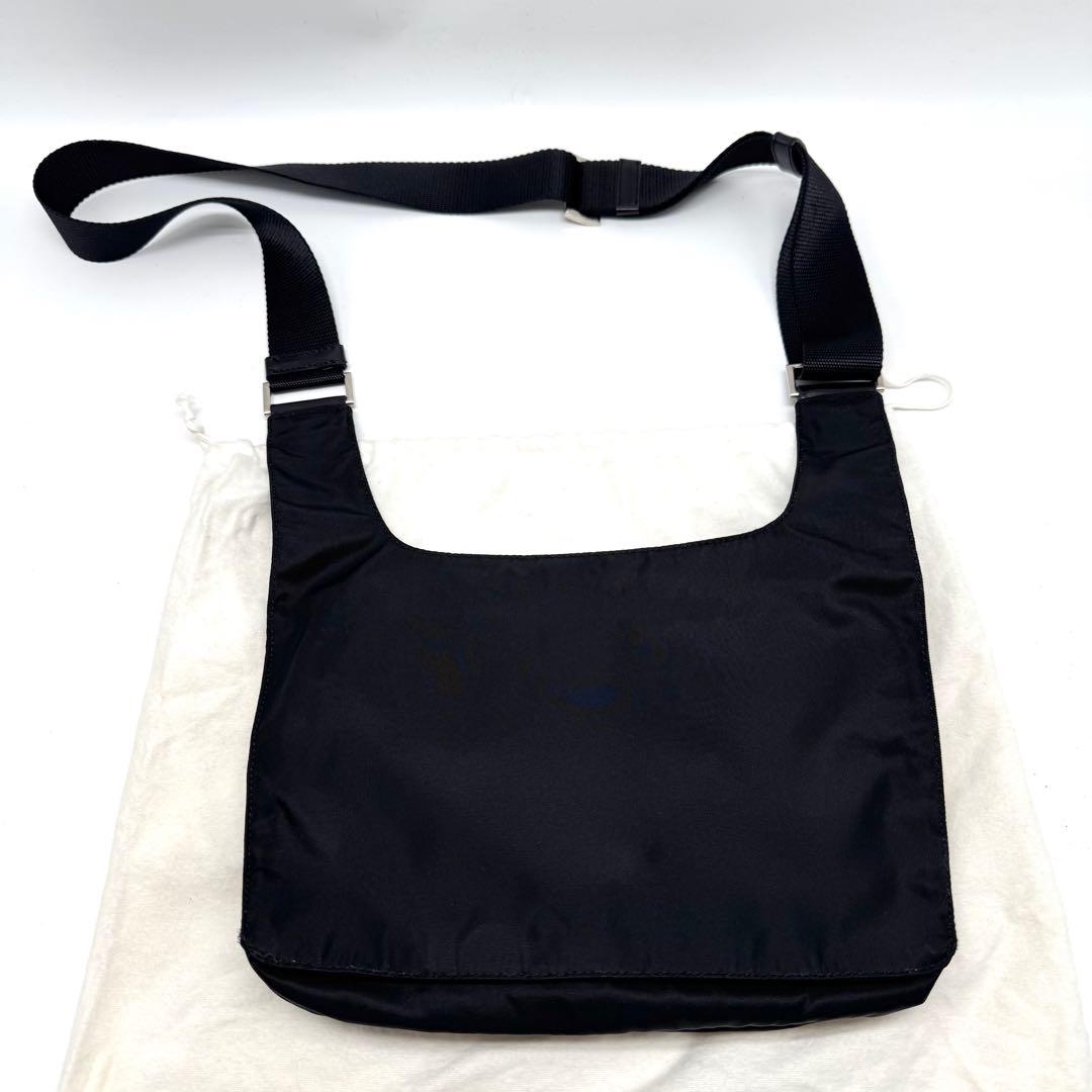 【新品同様・使用感無し】プラダ ショルダーバッグ ポシェット ナイロン 三角ロゴ