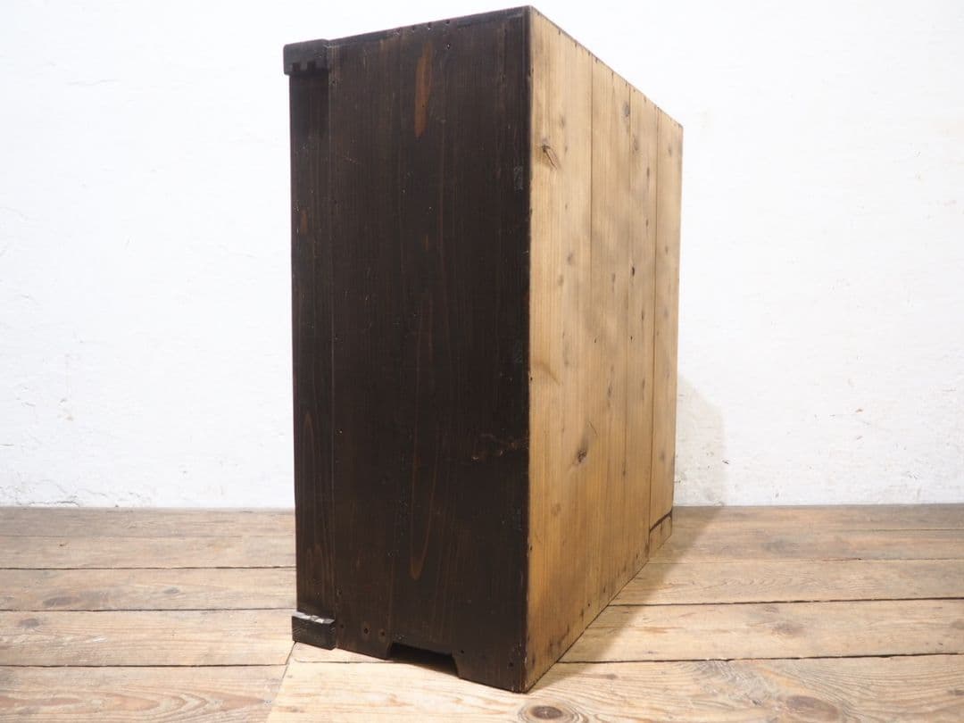 1156 アンティーク　波ガラスの飾り棚　食器棚　ガラスケース　古家具　レトロ