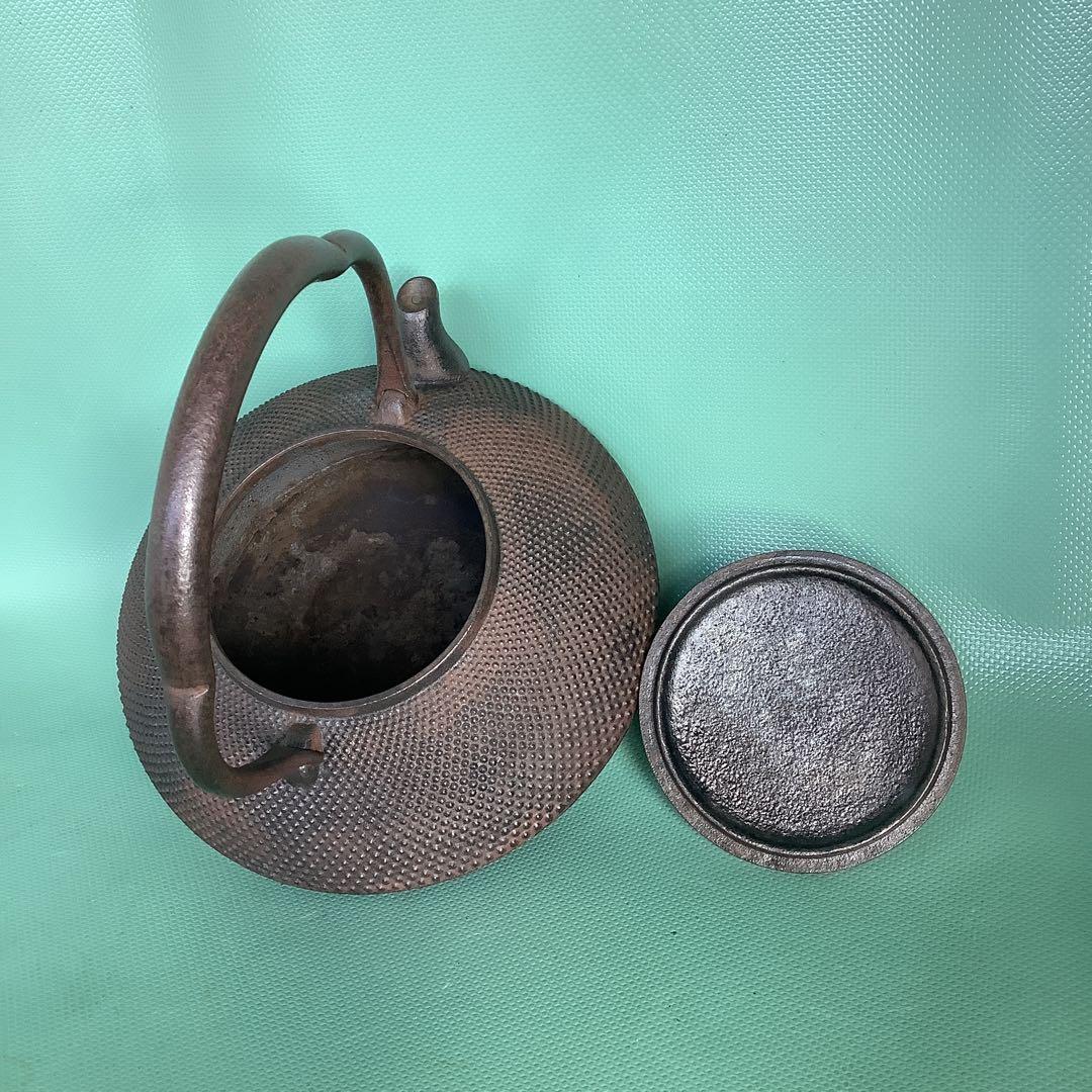 南部鉄瓶、岩鋳。　7-091