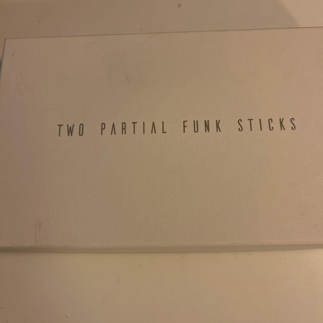 TWO PARTIAL FUNK STICKS ホットビューラー
