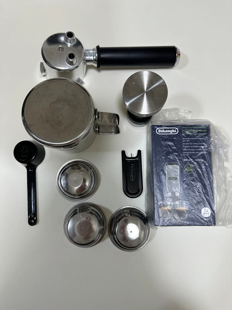 週末限定価格】De'Longhiエスプレッソメーカー デディカアルテEC885J