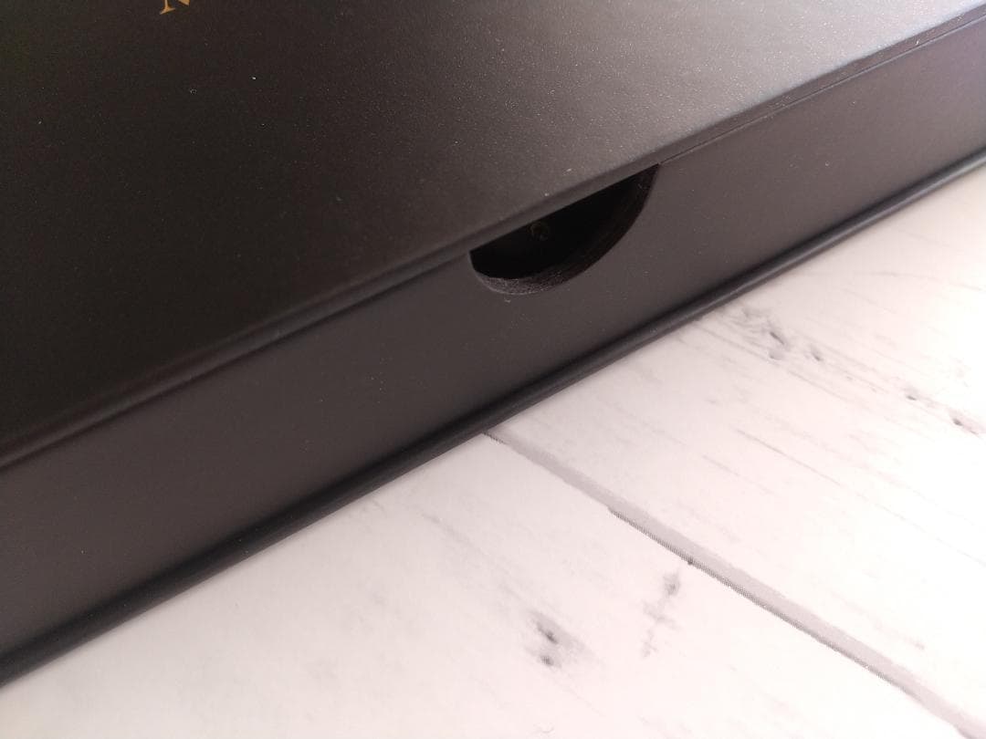 《Maison Close》メゾンクローズ　シルクの上質なアイマスク