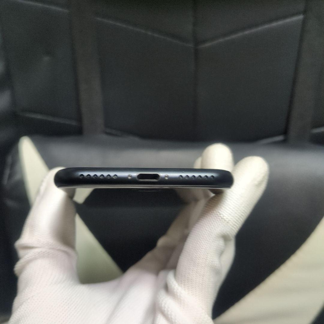 美品　iPhone　se3 第3世代　64gb SIMフリー　黒　ブラック　65