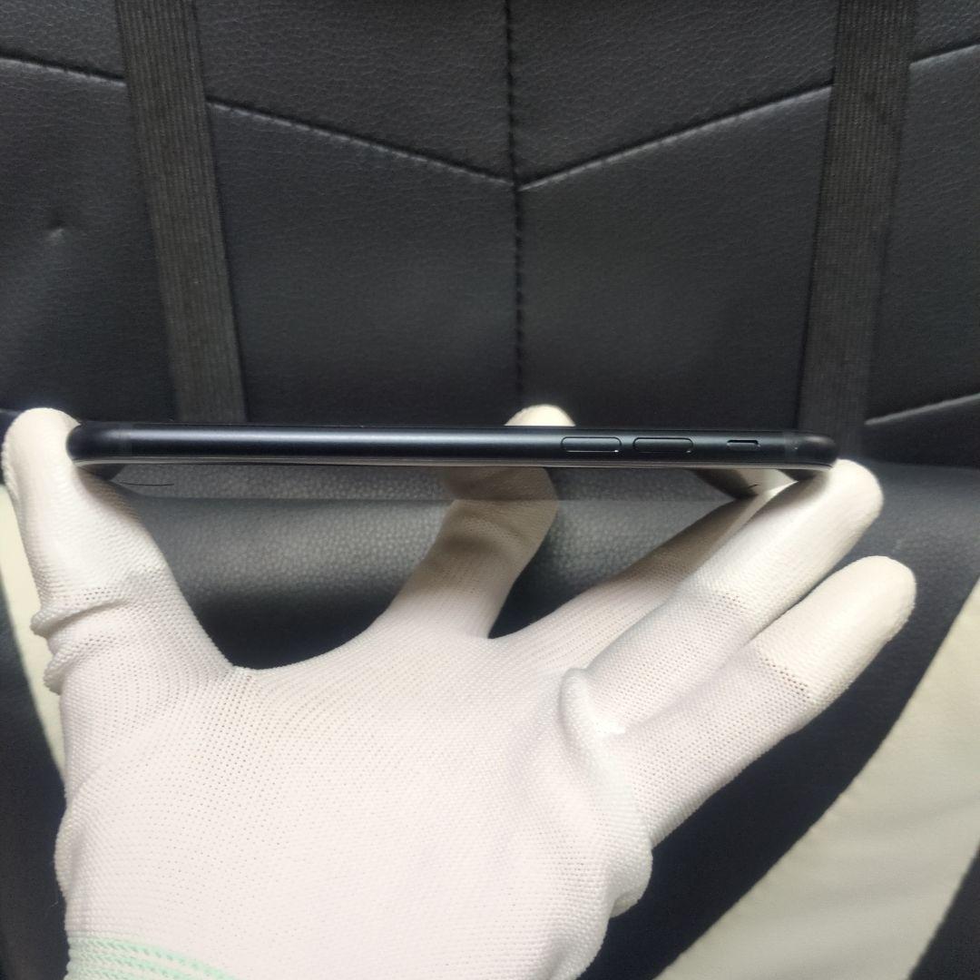 美品　iPhone　se3 第3世代　64gb SIMフリー　黒　ブラック　65