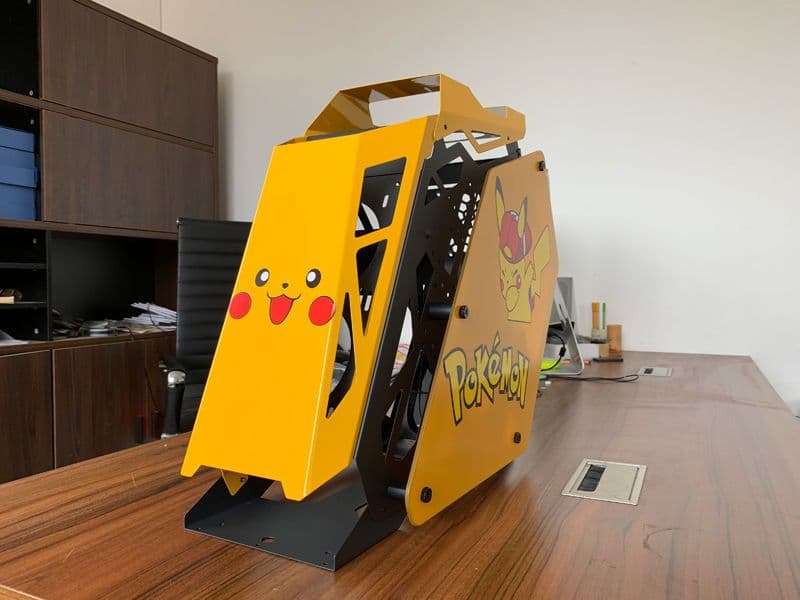 送料無料   ピカチュウのテーマコンピュータのメインボックス