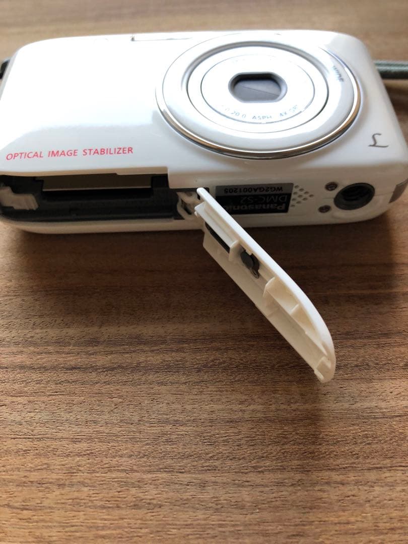 美品【動作確認済】Panasonic パナソニック LUMIX DMC-S2白