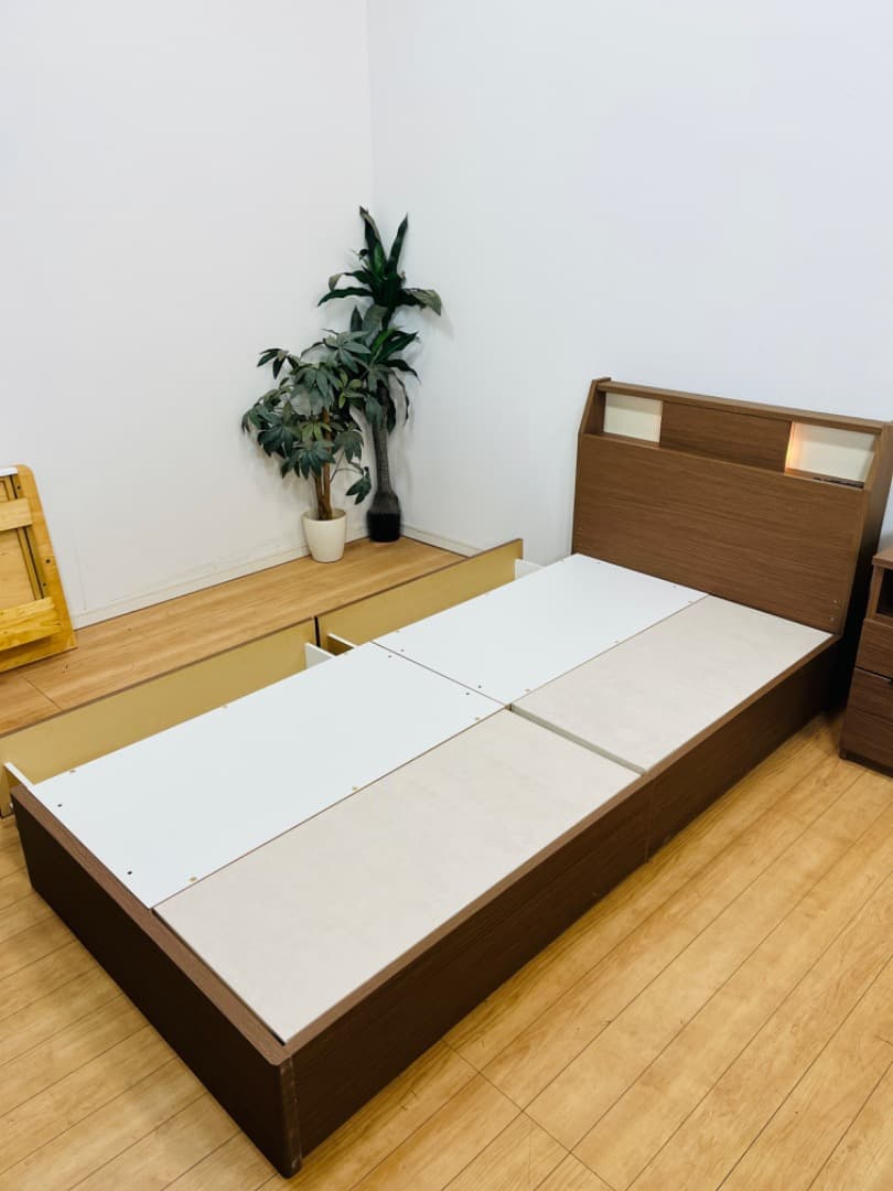 シングルベッド＋マットレス＋ヘッドボード・ナイトテーブル セット
