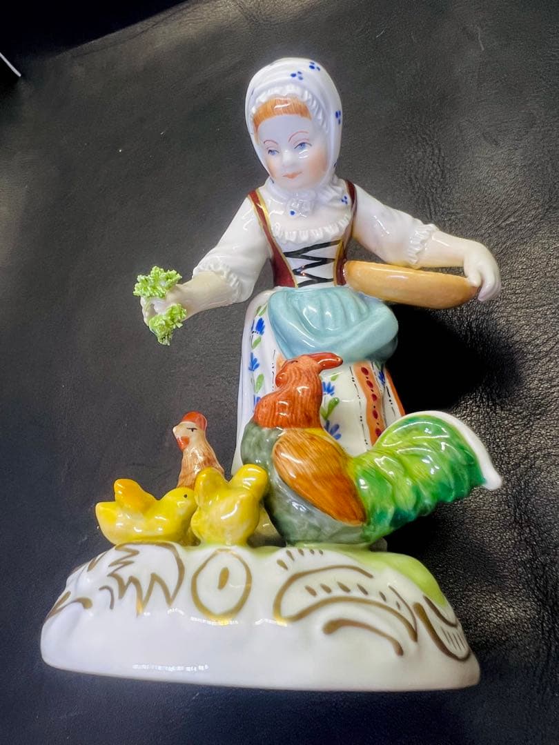 農婦 鶏 陶器 フィギュリン