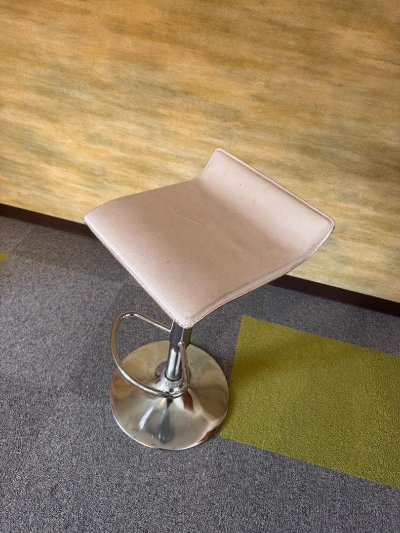 ホワイト バースツール 高さ調整機能付き