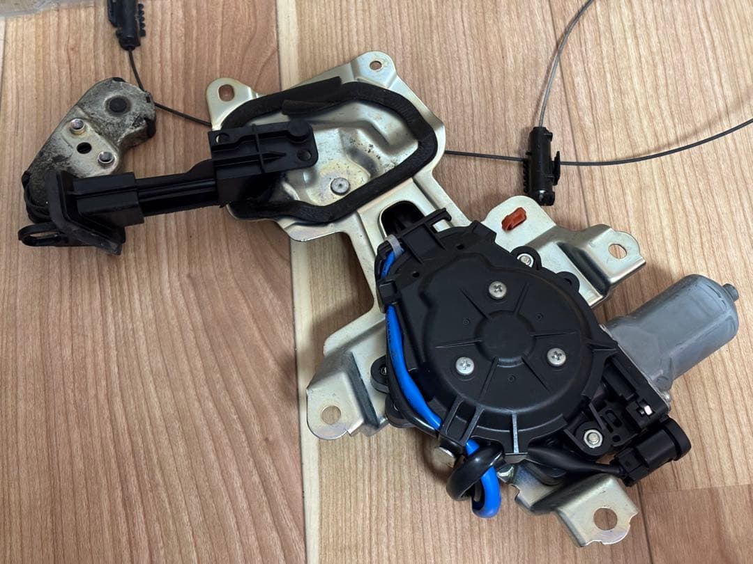 u*d様 ホンダ　JF2 N-BOX 右スライドモーター