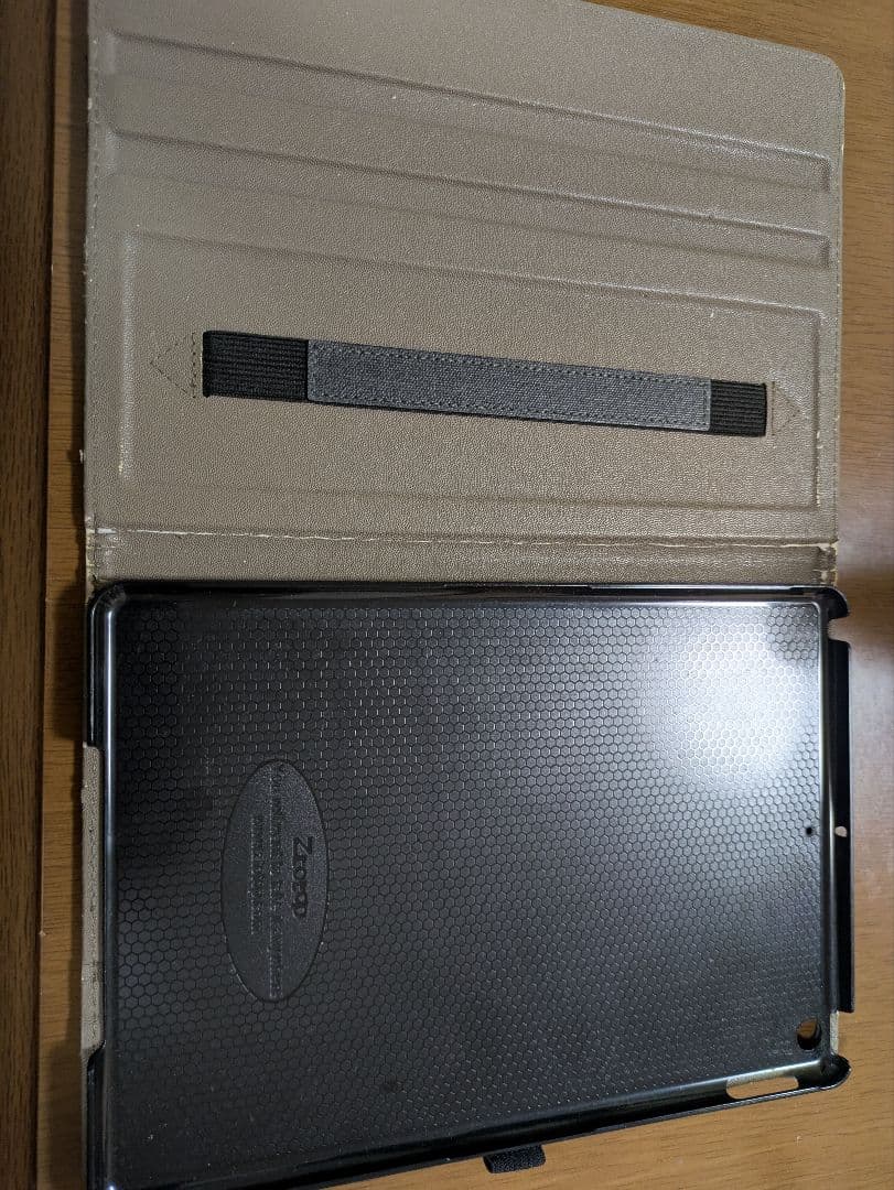 Apple iPad 第8世代　シルバー 本体 充電器付き　wifiモデル