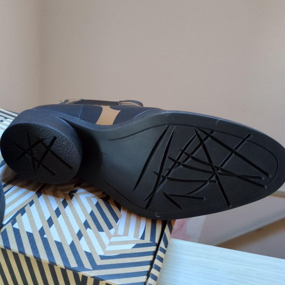 CAMPER SNIMIブラウンとブラックのドットパターンショートブーツ