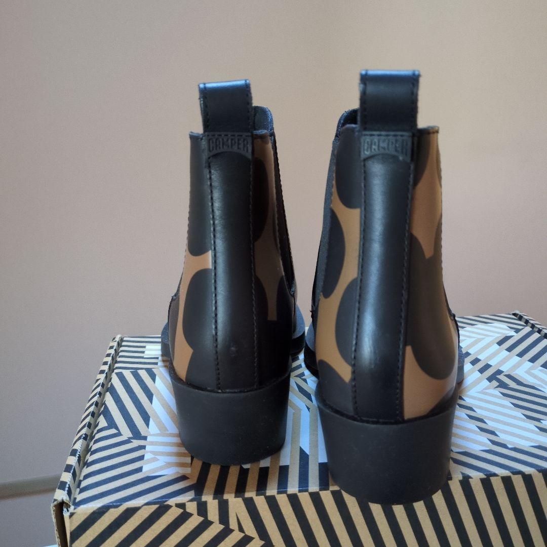 CAMPER SNIMIブラウンとブラックのドットパターンショートブーツ