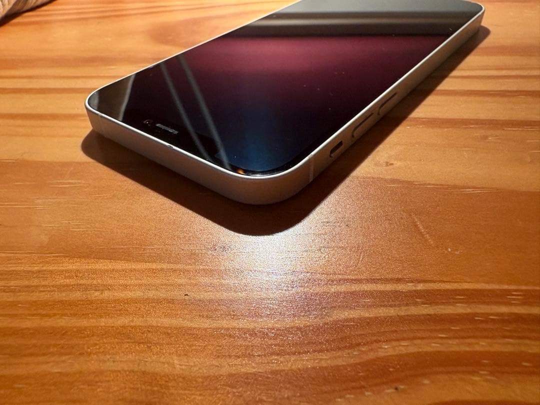 iPhone12 ホワイト128GB 傷なし。