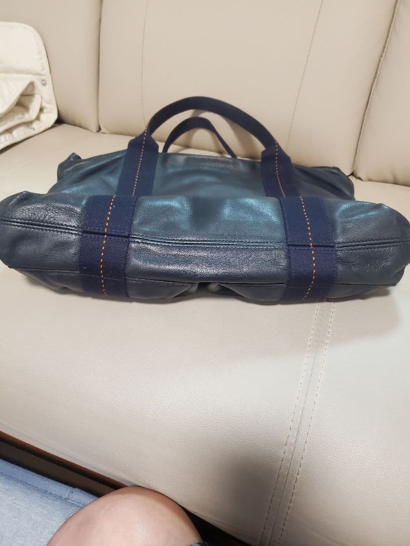 HERMES　エルメスキャラバンホリゾンタル　レザー、色ネイビー早い者勝ち