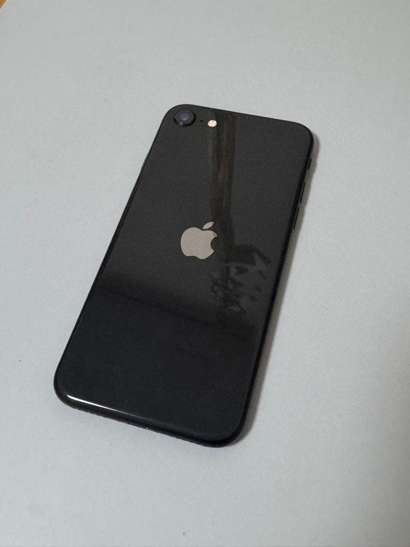 Apple iPhone SE (第2世代) 64GB