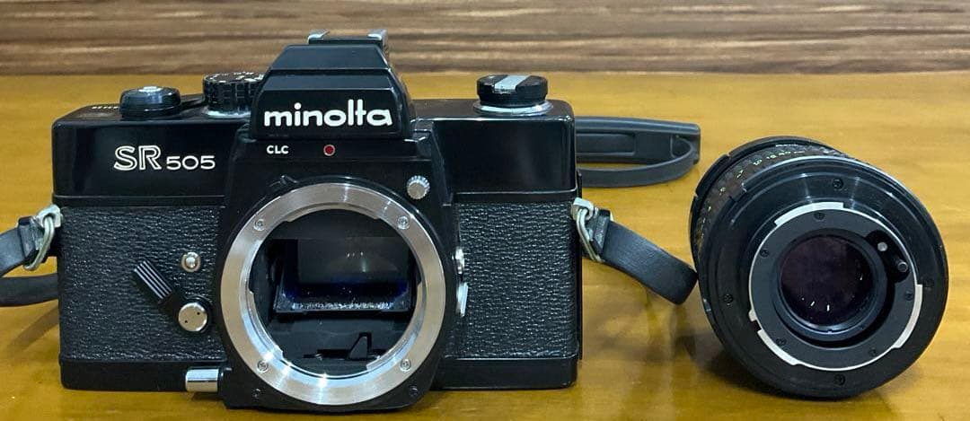 ミノルタ　SR505　一眼レフフィルムカメラ　レンズ付き　フィルター付き