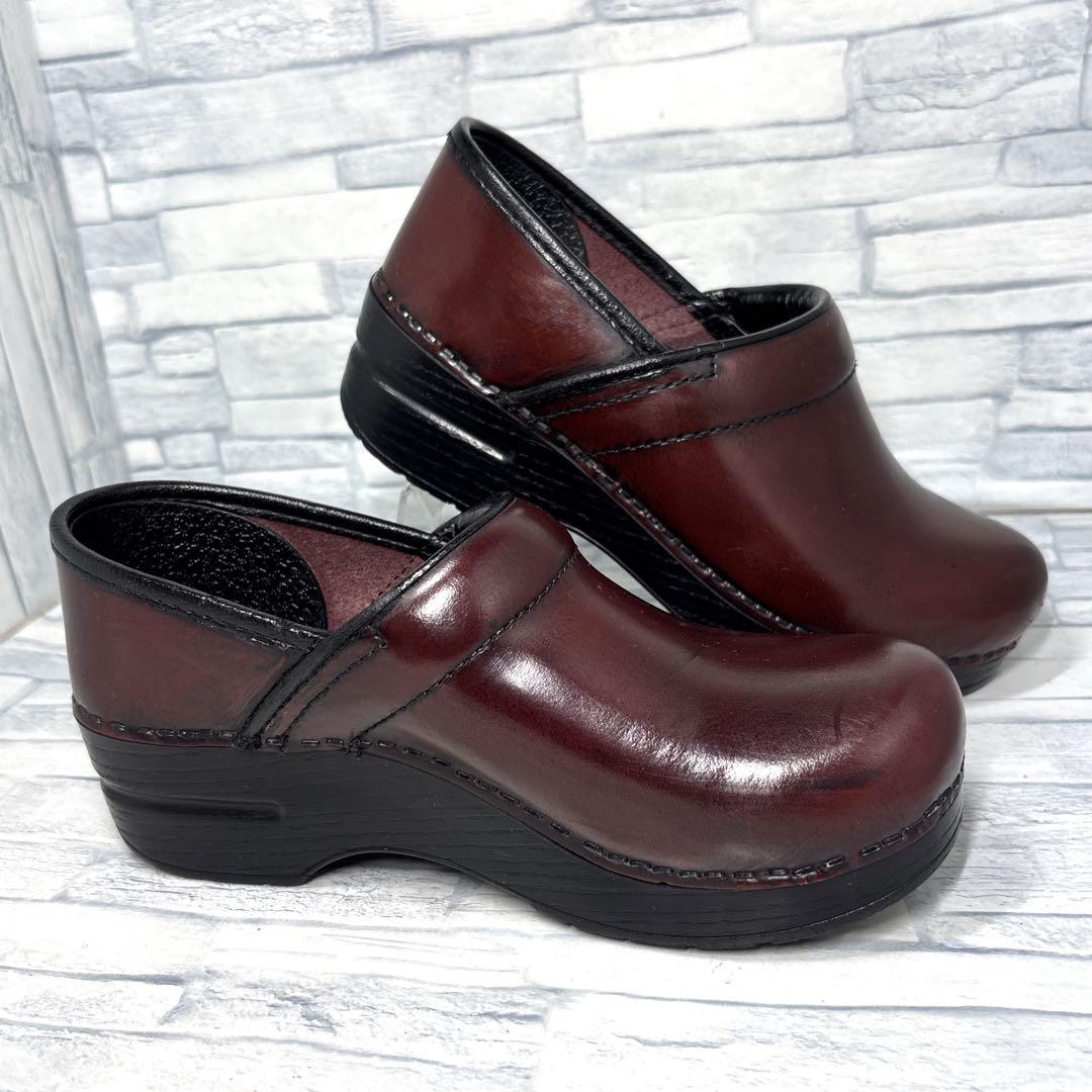 ダンスコ プロフェッショナル オイルドレザー ワインレッド 35/22.5cm