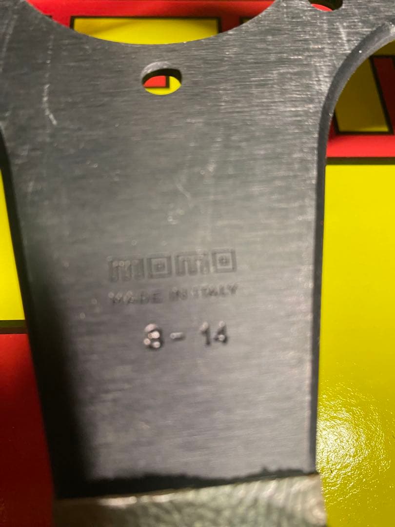 momo スポーツステアリング