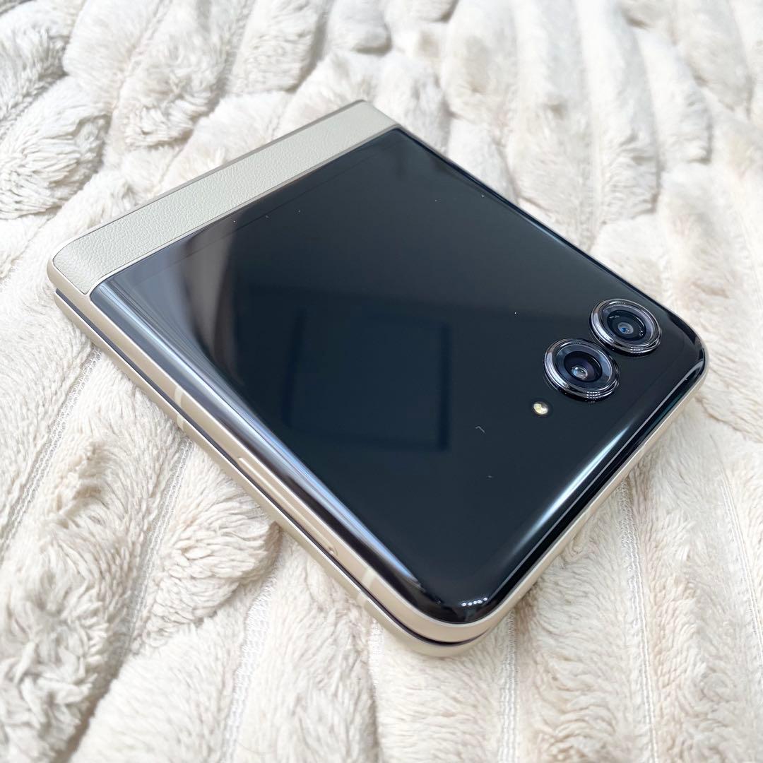 Motorola razr 50（モトローラ レイザー50）SIMフリー512G