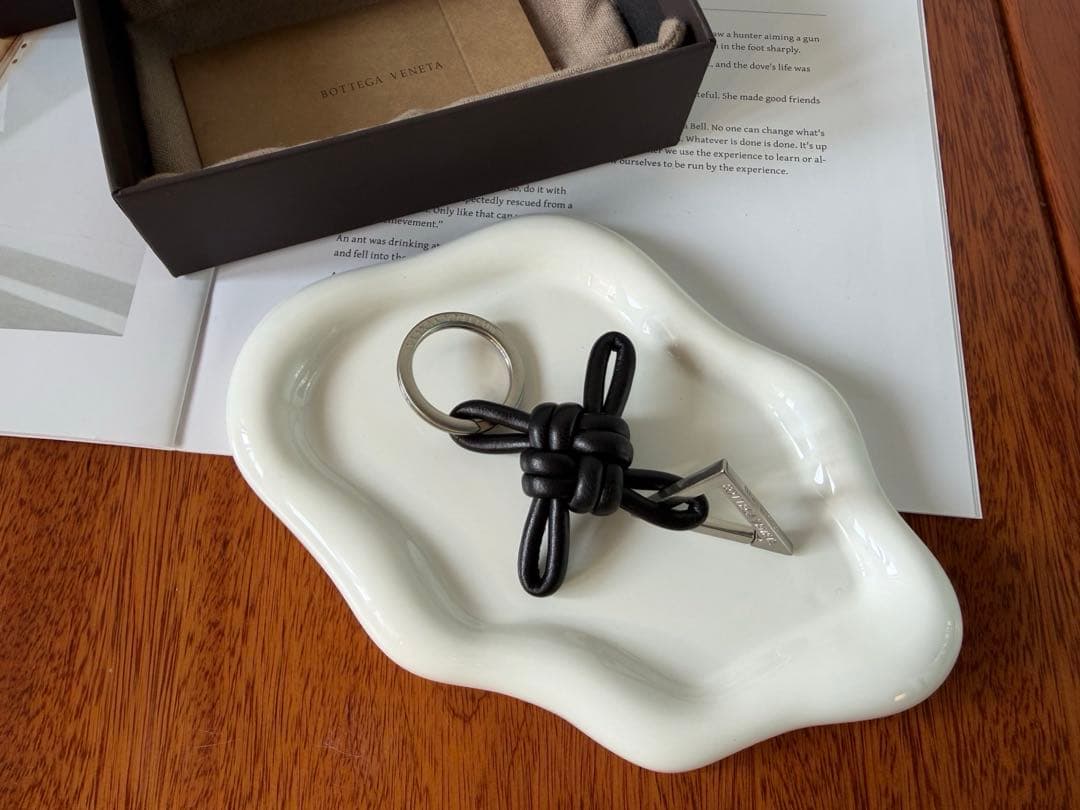 BOTTEGA VENETA レザー ノット キーリング　ユニセックス