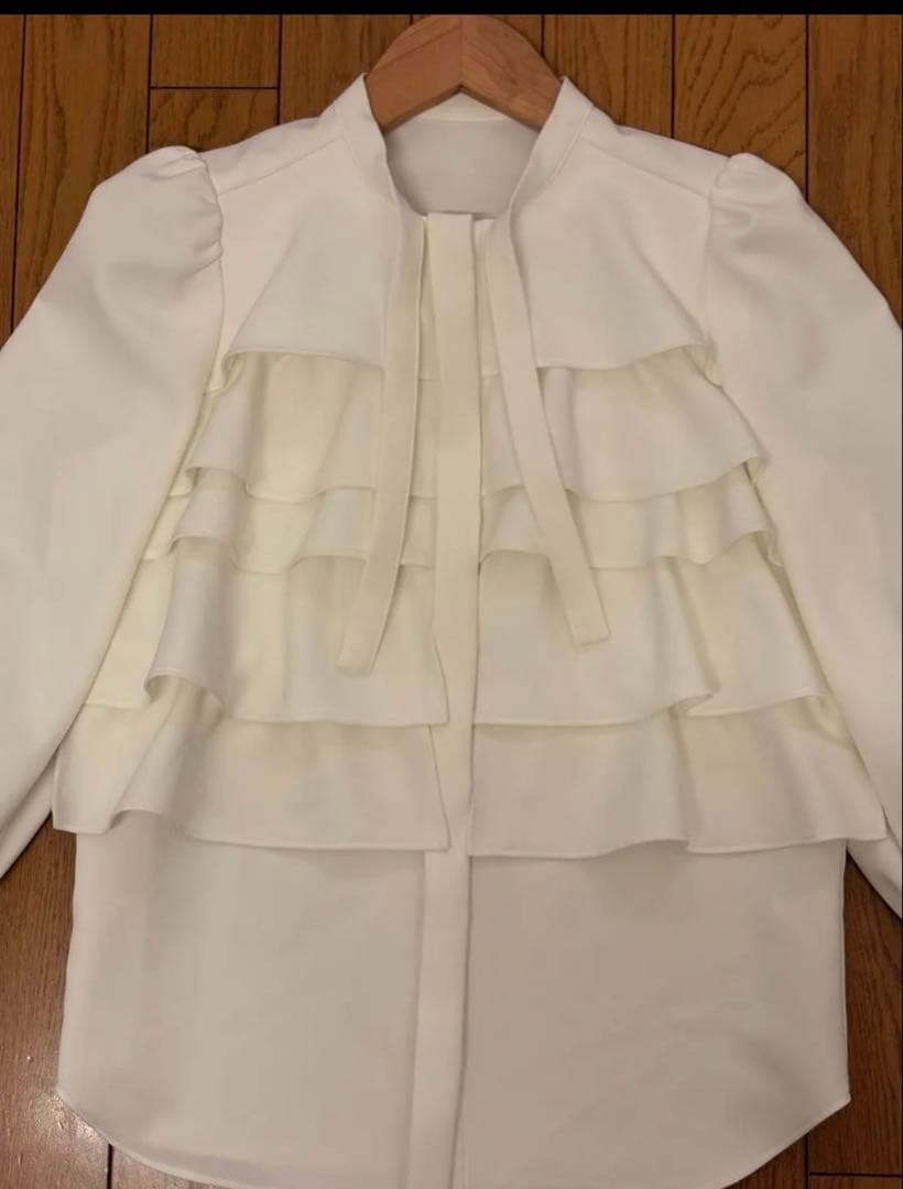 【KUMIKYOKU NAVY】コンフォータブルドレープ フリルブラウス　組曲Ｓ