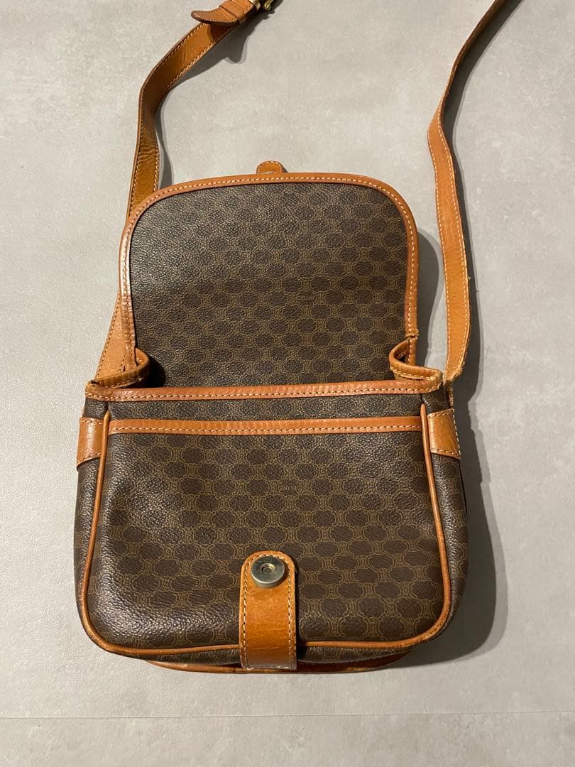 c*9様 CELINE マカダム トリオンフ ブラウンレザー ショルダーバッグ