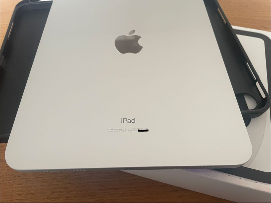 Apple iPad (第10世代) 64GB グレー　ケース ペン フィルム付