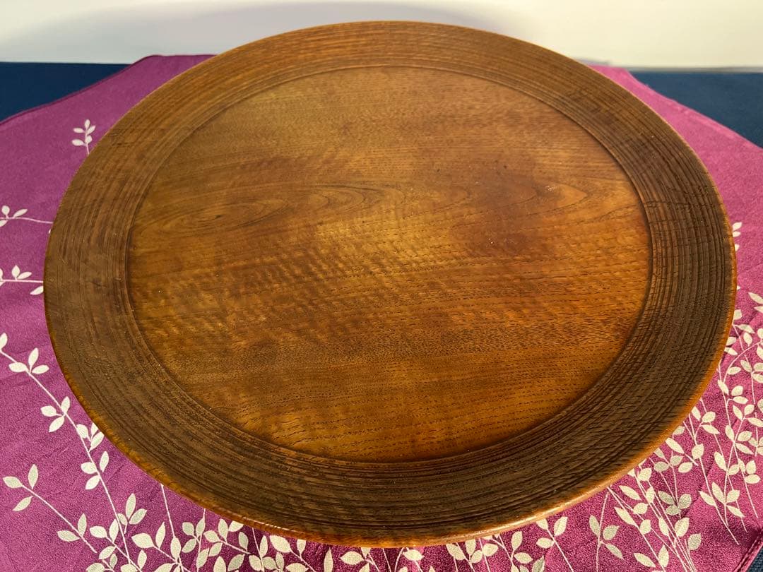 アンティーク雑貨　くり抜　脚付き丸盆(漆器、菓子器、トレー)