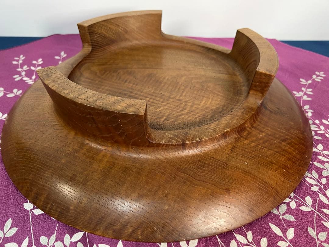 アンティーク雑貨　くり抜　脚付き丸盆(漆器、菓子器、トレー)