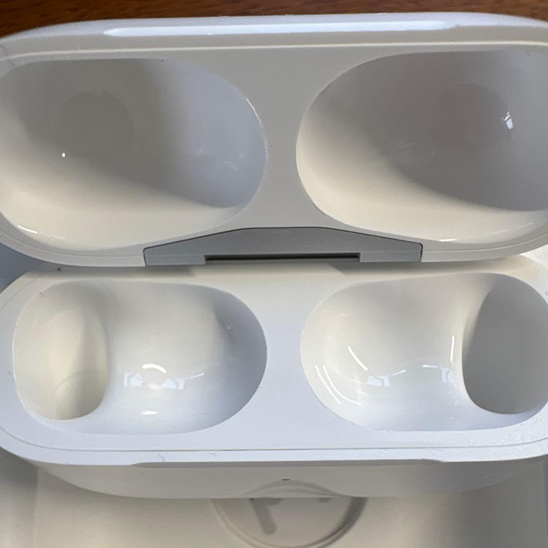 【美品】Apple AirPods Pro2 MQD83J/A