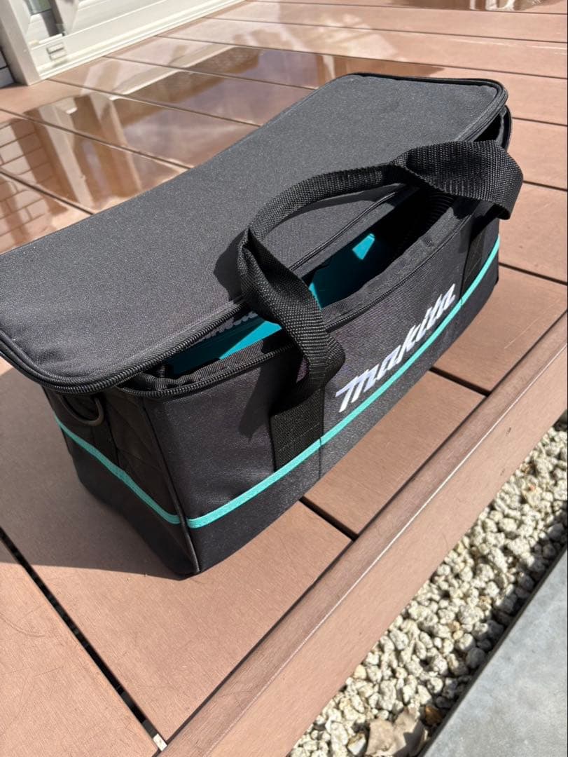 Makita 掃除機 専用ケース付18v バッテリー　充電器別売　CL184DZ