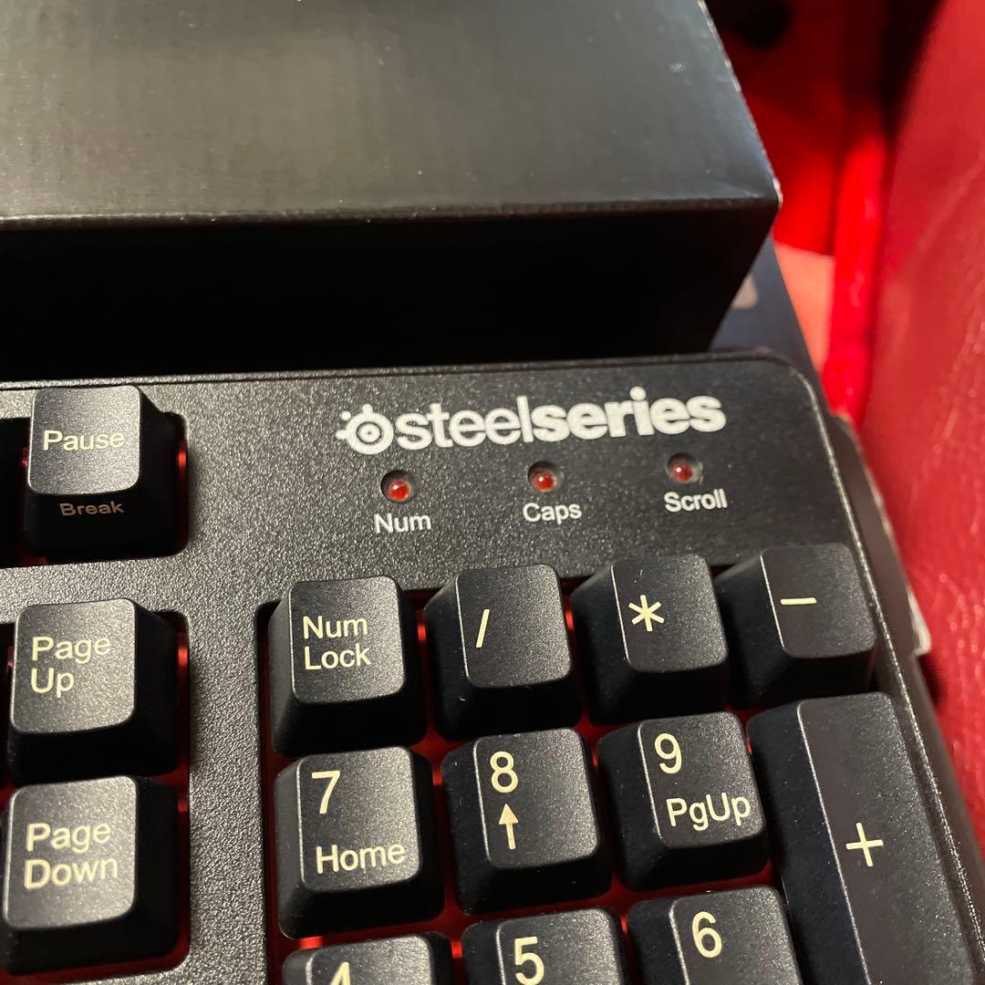 起動確認済み。￼SteelSeries キーボード本体とマウスセット