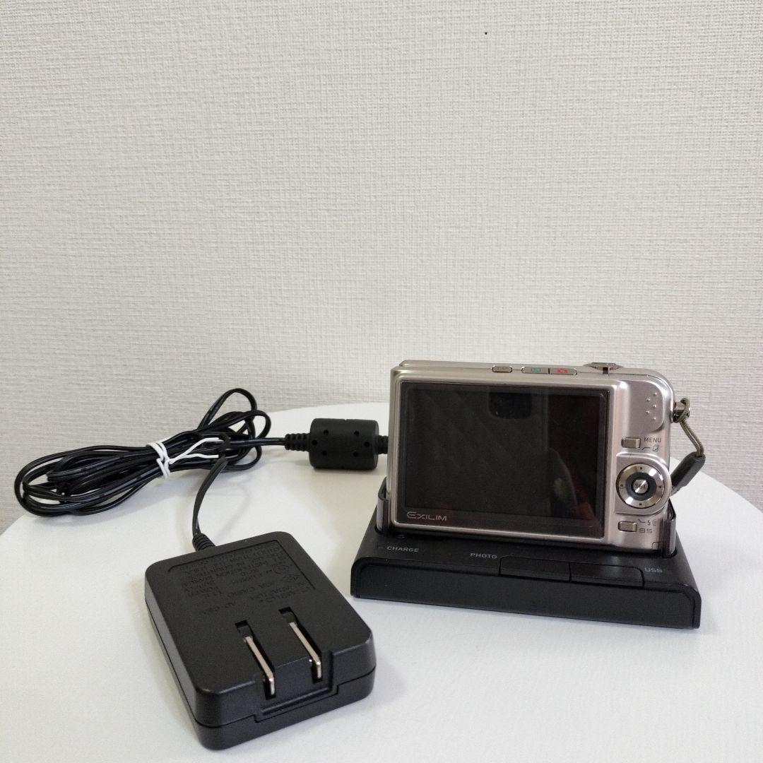 【中古品】CASIO EXILIM EX-Z1000 デジカメ（三脚付き）
