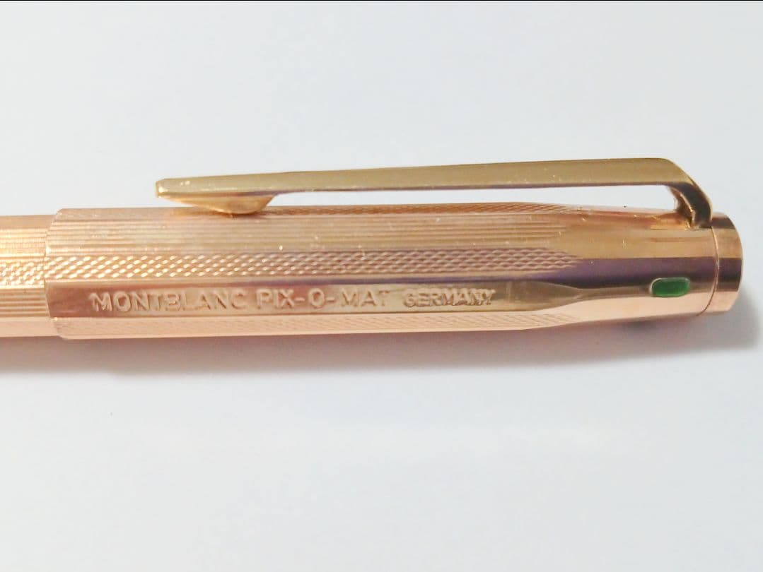 MONT BLANC 4色ボールペン ノック式 ゴールド本体